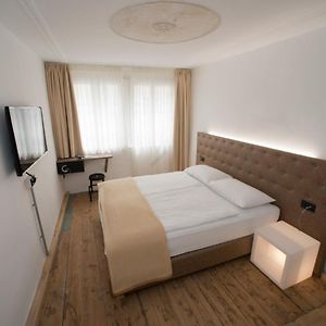Camera con letto king size